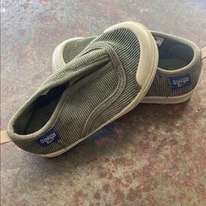 OshKosh B'gosh Olive Green Corduroy Casual Slip-On Shoes. Size 5M